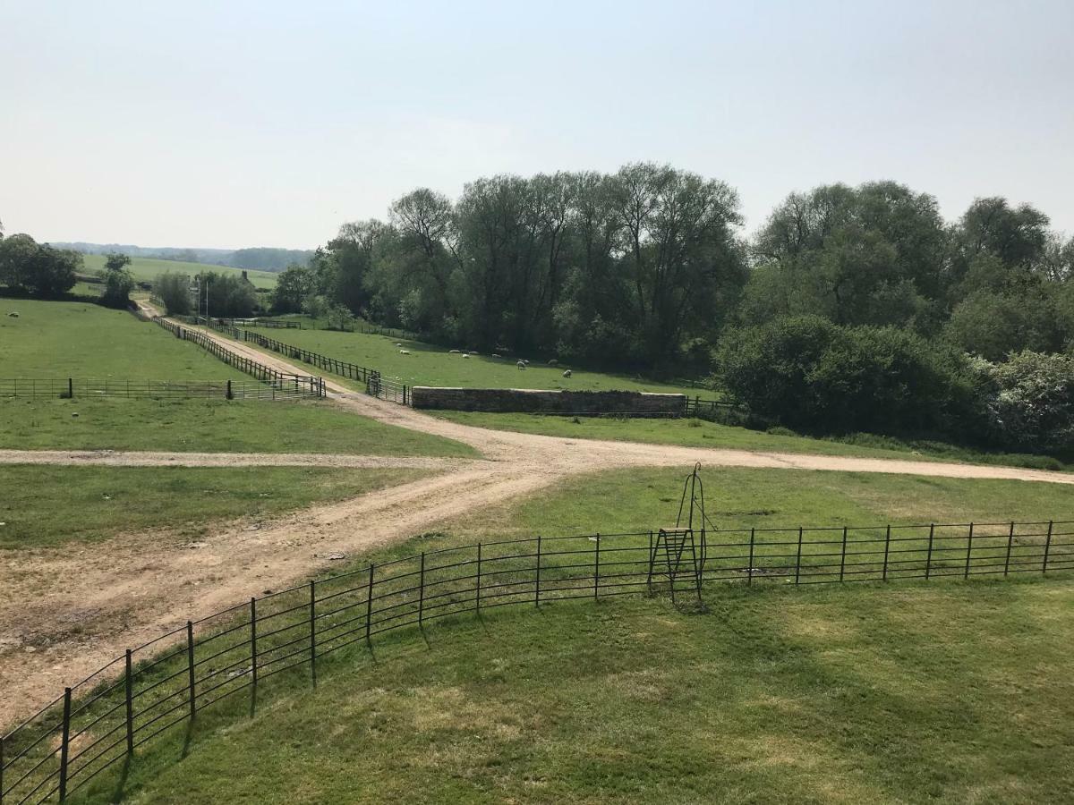Weatherhead Farm Shepherds Hut Villa Buckingham Esterno foto